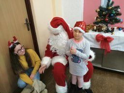 Przedszkolaki i Święty Mikołaj